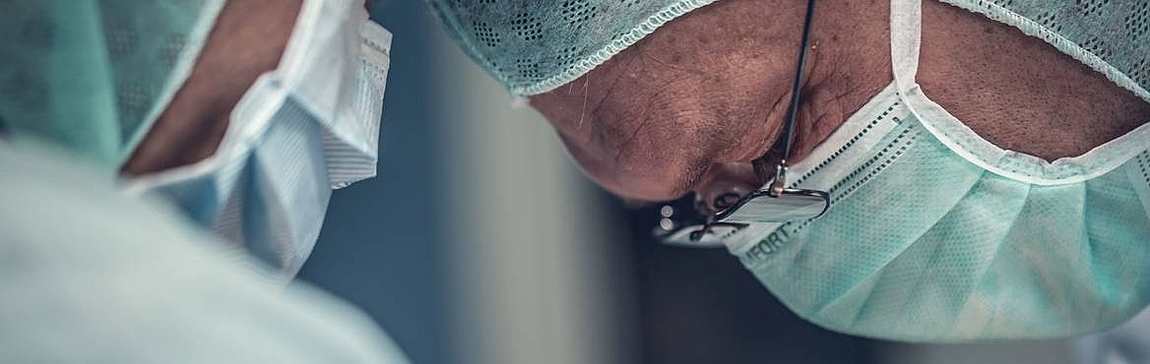 Ärzte während einer Operation